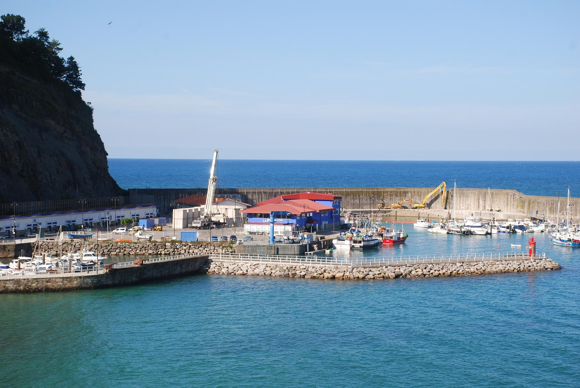 Obras en el puerto de Lastres