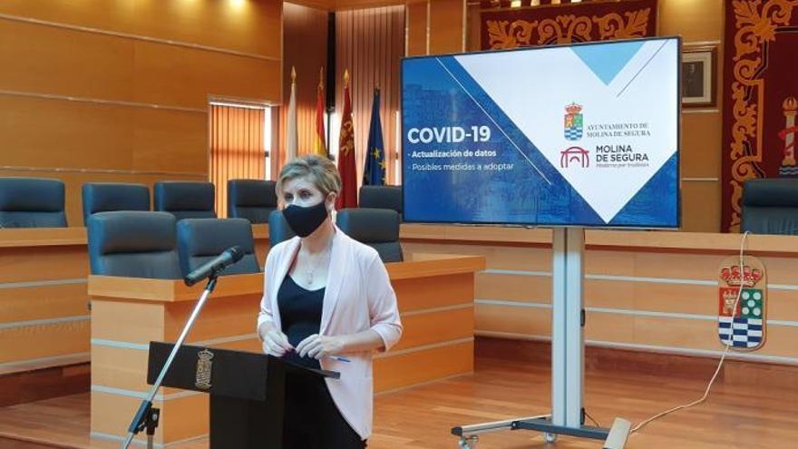 La alcaldesa de Molina recibe la vacuna del coronavirus fuera del protocolo del Ministerio