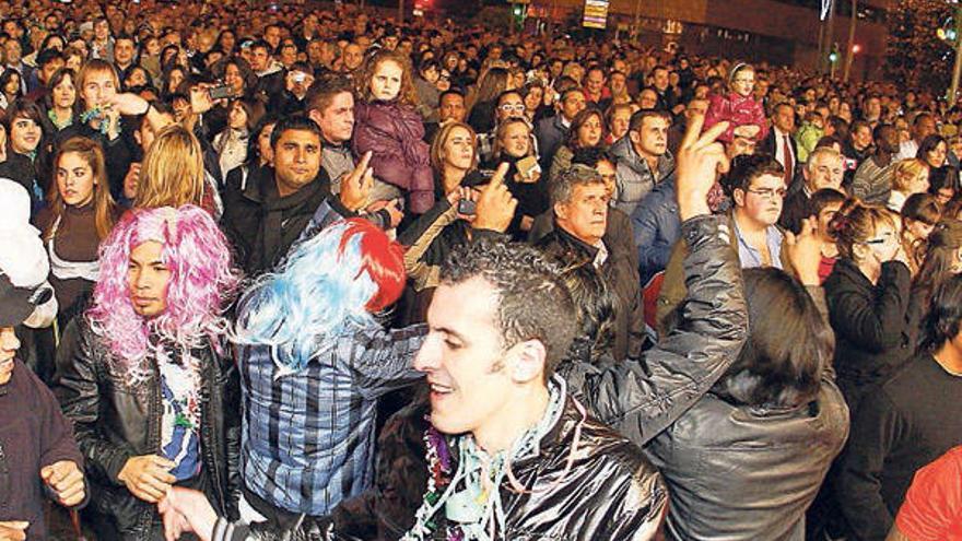 La Plaza de América volverá a celebrar su tradicional fiesta siguiendo las campanadas desde el reloj del Santa Irene.