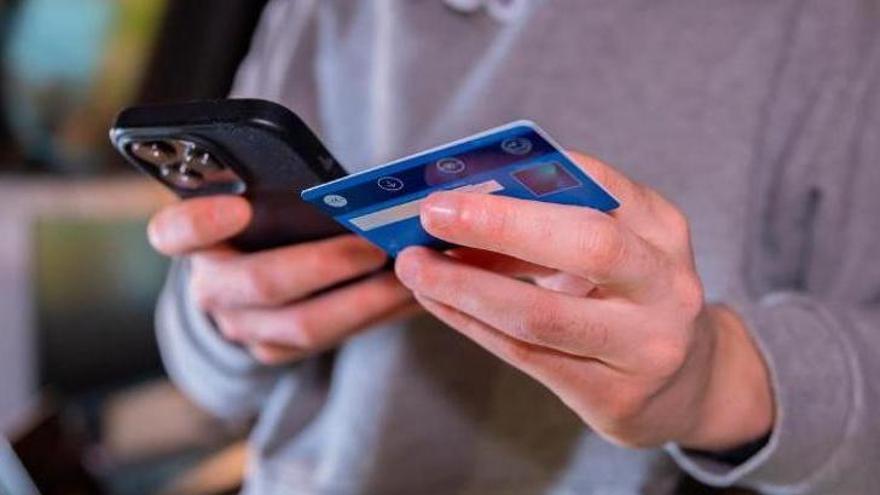 La Guardia Civil alerta del aumento de fraudes online con mensajes urgentes y webs falsas