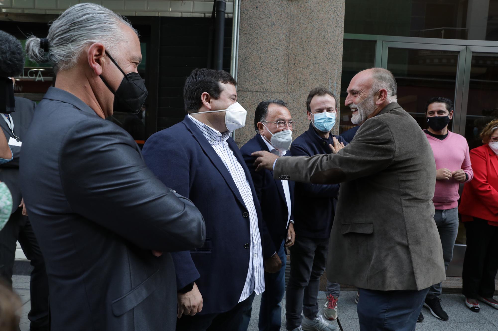 José Andrés, aclamado en Mieres, en su ruta didáctica por Asturias de la mano de los Premios Princesa