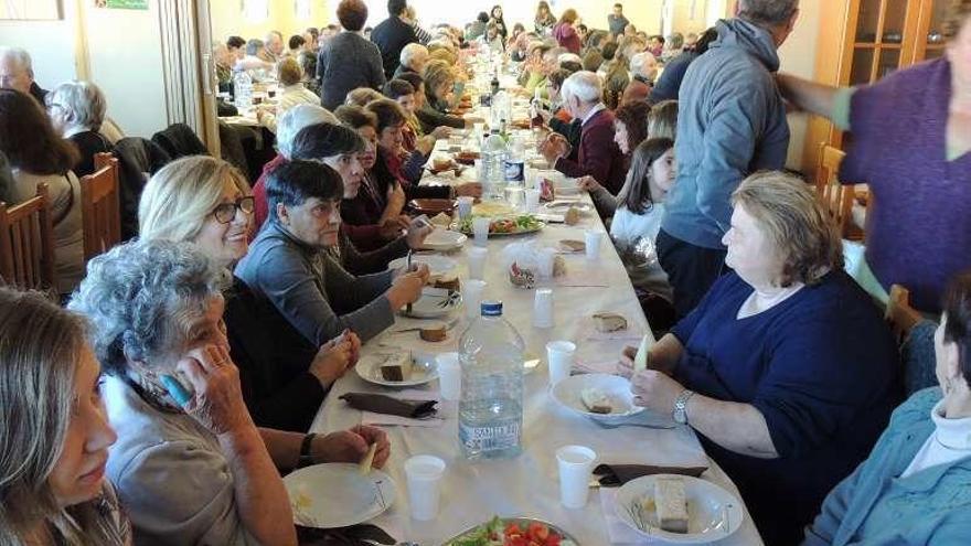 Comida solidaria organizada por Cáritas Vidriales el pasado año