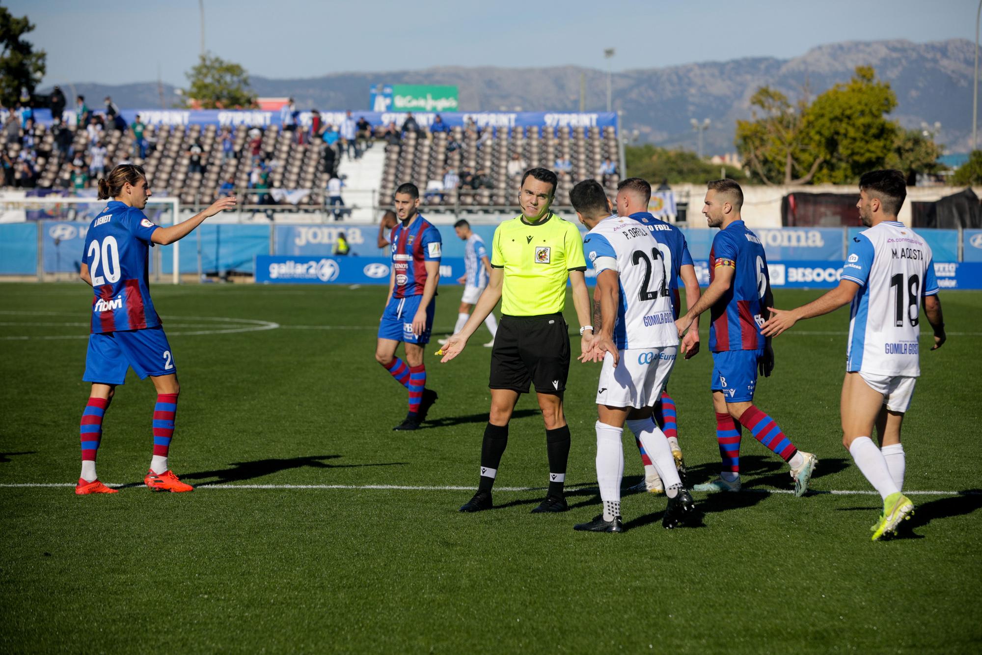 El Poblense logra su primera victoria a costa del Atlético Baleares