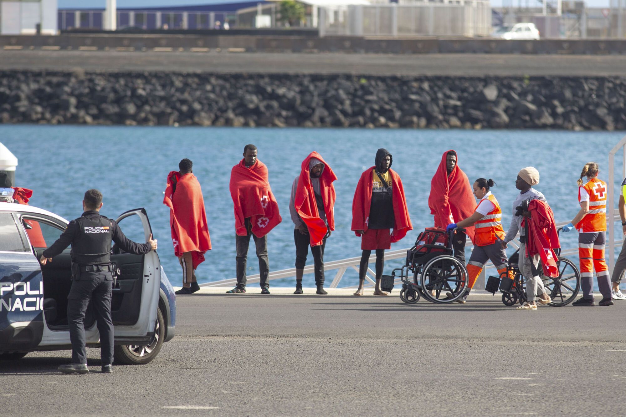 Salvamento Marítimo rescata a 60 migrantes cerca de Lanzarote el Día de Reyes