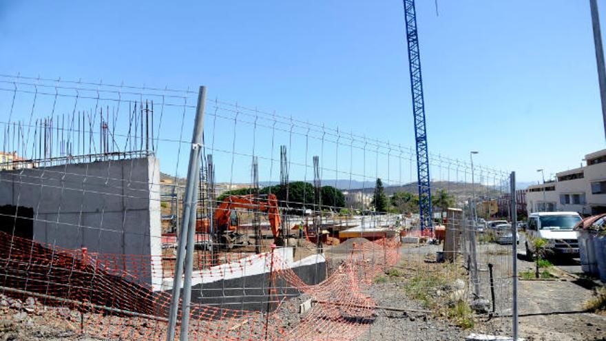 El nuevo edificio del CAMP La Cuesta se está construyendo en un solar de las calles Volcán La Corona y Volcán de Las Arenas.