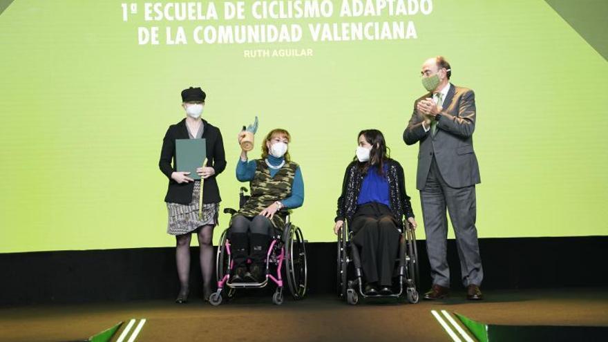 Ruth Aguilar, impulsora de la primera escuela de ciclismo adaptado para mujeres y niñas. | IBERDROLA