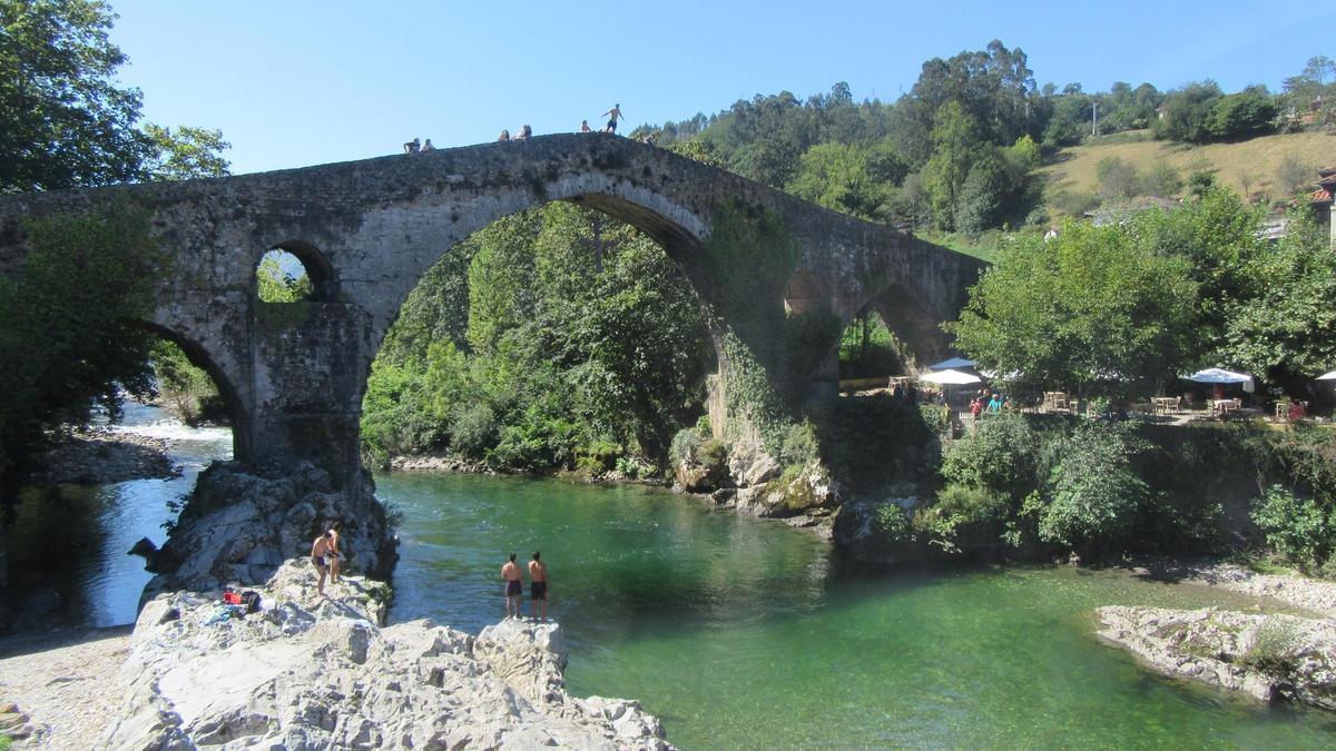 Puente de Cangas de Onís.