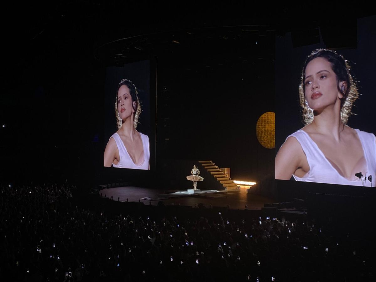 Rosalía, por dios: una faraónica ofrenda deja a Madrid boquiabierta