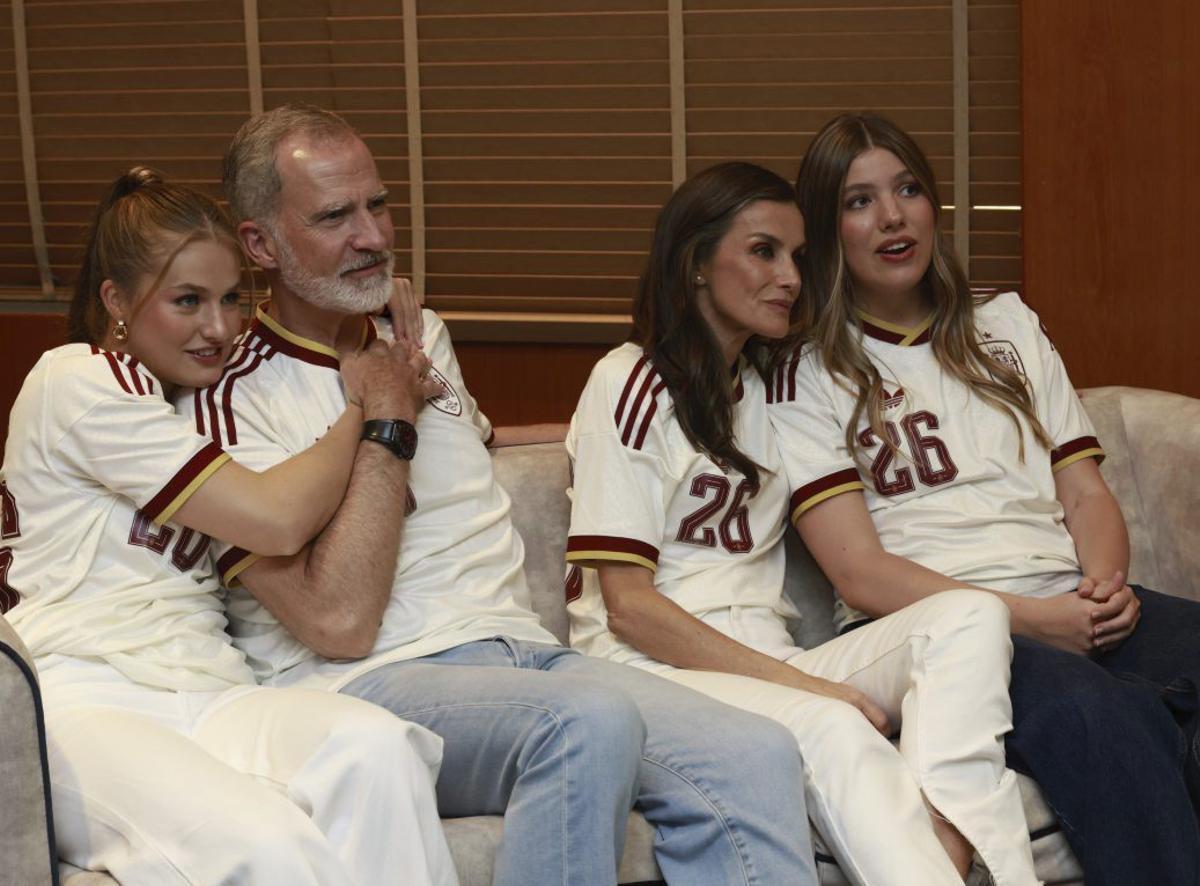 Piñole plasmó en óleo la estampa de la primera moda futbolística