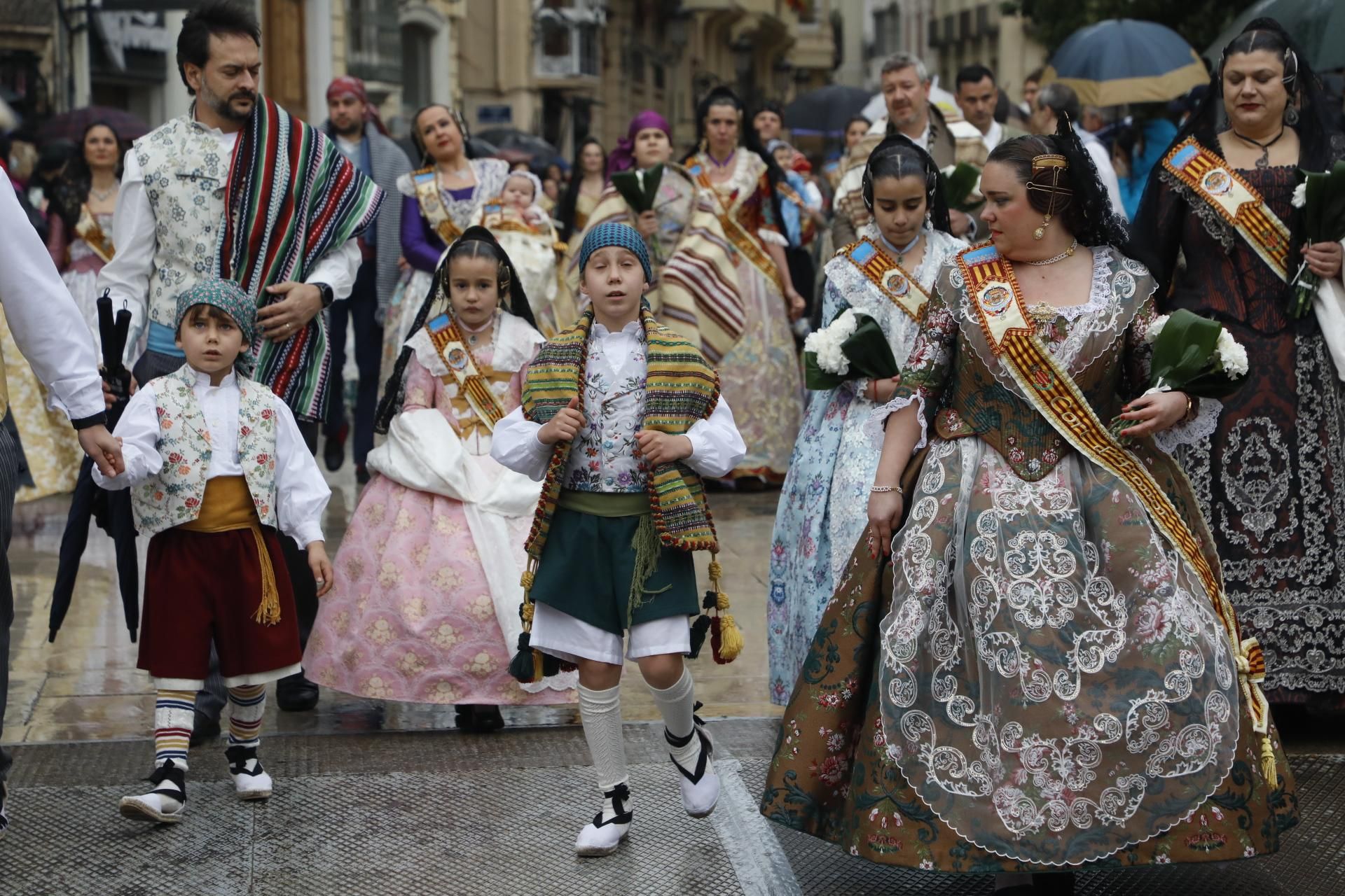 Búscate en el primer día de Ofrenda por la calle Quart (entre las 15.30 y las 17.00 horas)