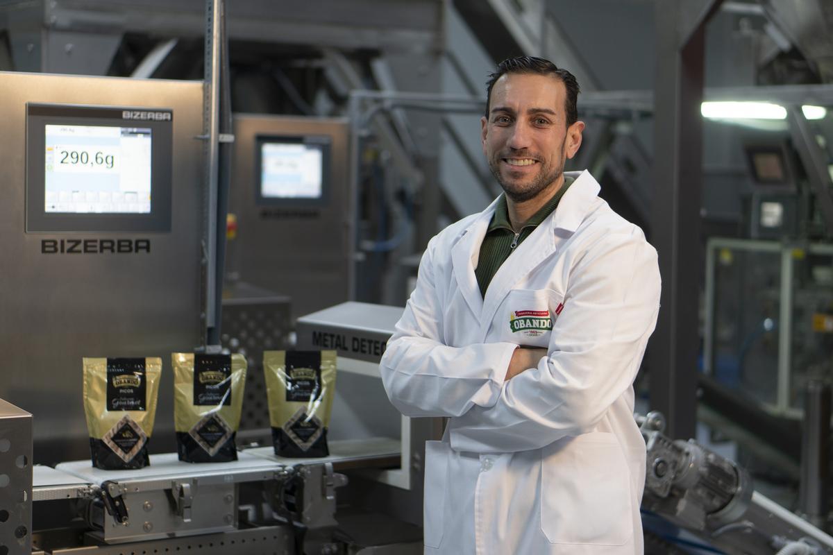 Víctor Obando, uno de los dos hermanos que está al frente de la empresa de Utrera.