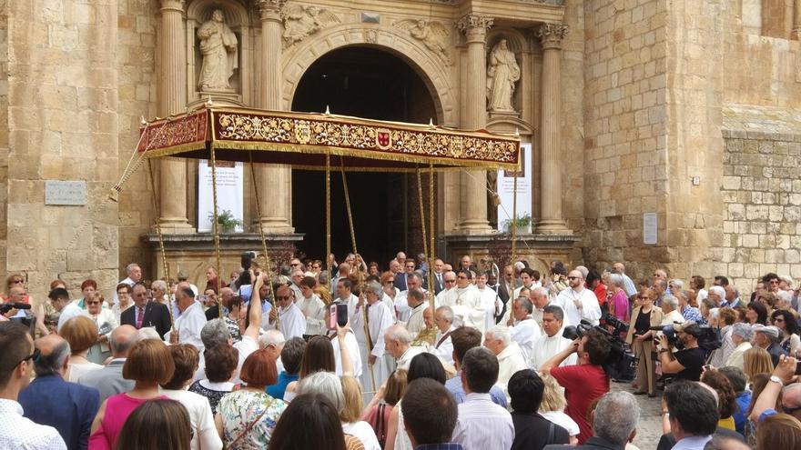 Daroca mantiene vivo el milagro de los Corporales