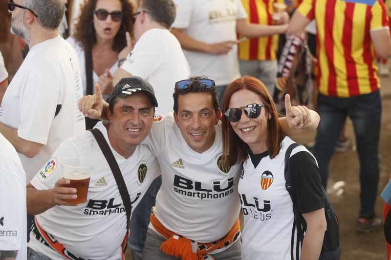 Fan zone del Valencia CF en Sevilla