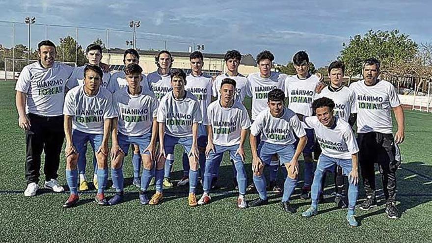 Los jugadores juveniles del Arenal homenajearon a su compaÃ±ero Jona.