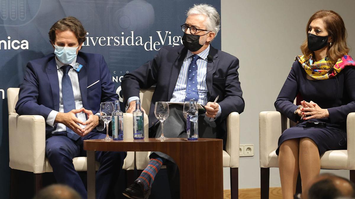 José Zudaire (ASCRI), José Ramón Cuervo (Grant Thornton) y Mar García (Grant Thornton)