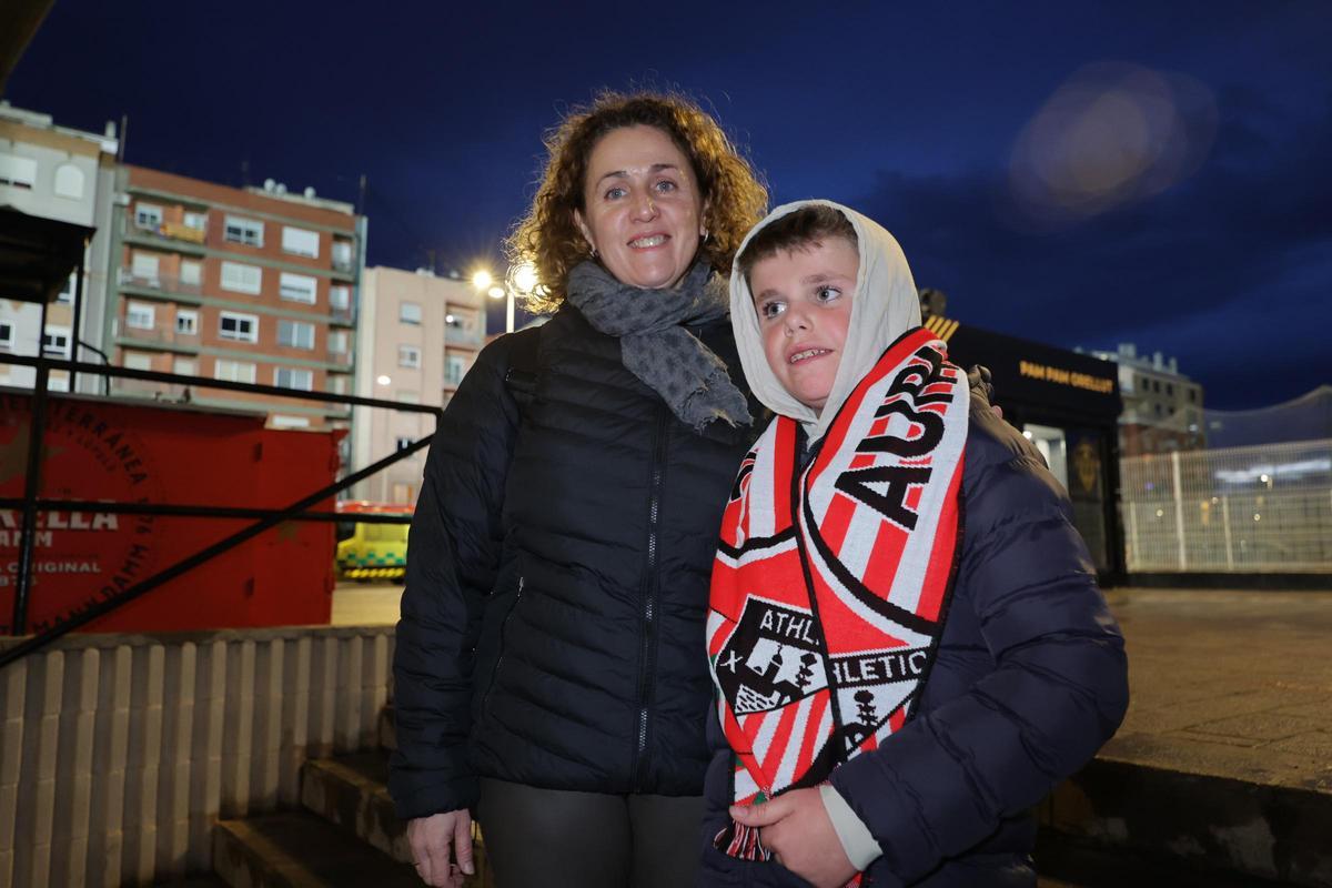 Galería | La lluvia respeta en el SkyFi Castalia y gran ambiente para ver el Barcelona-Athletic de la Supercopa