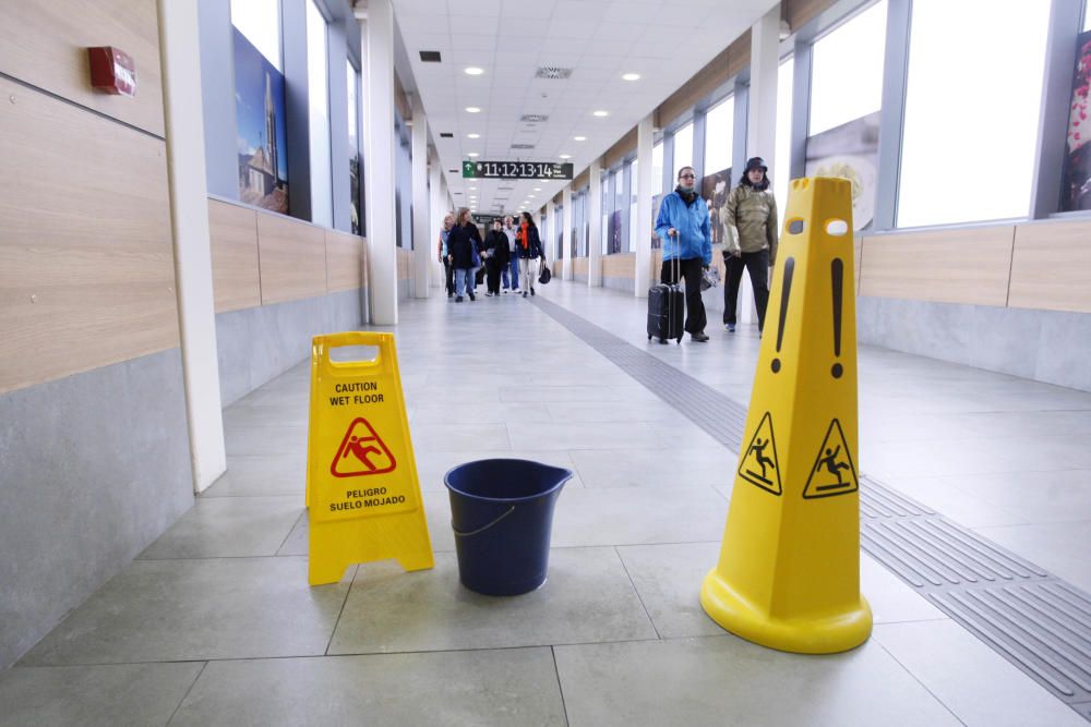 Les goteres tornen a l''estació del TAV de Girona