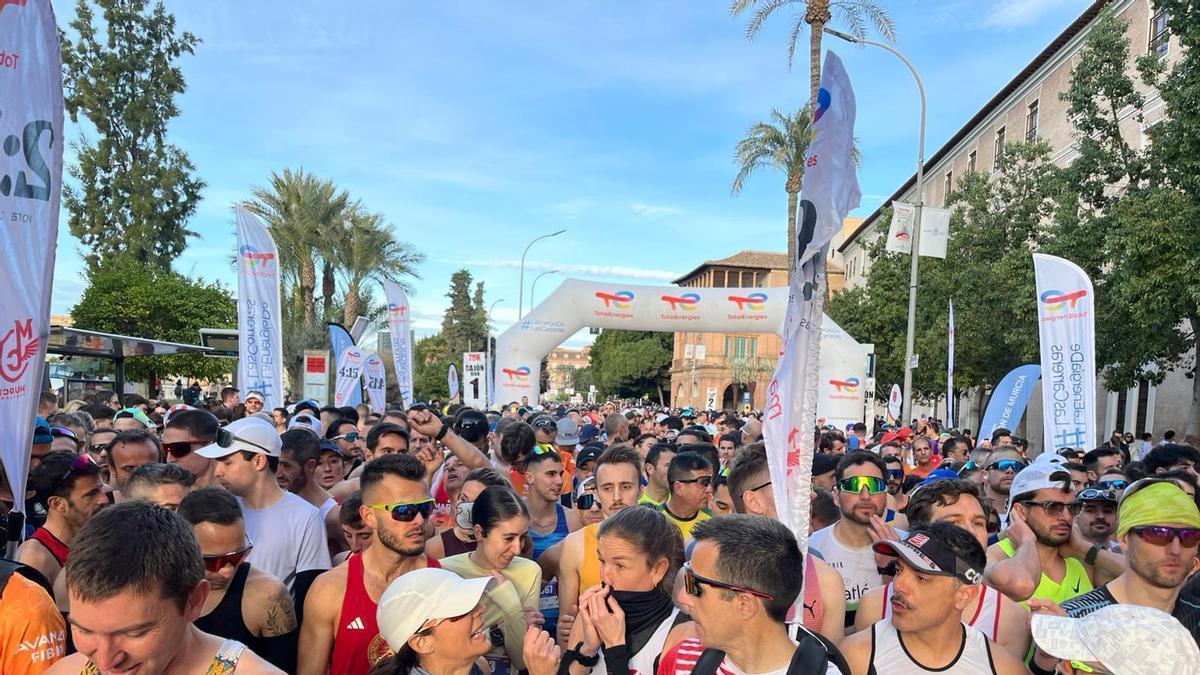 Salida de la maratón y media maratón.