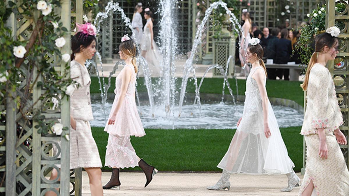 Netflix estrena un documental que cuenta cómo se crea una colección de Alta  Costura de Chanel - Woman
