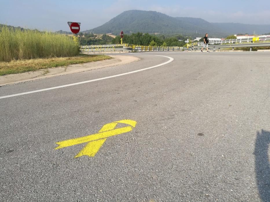 L'entorn de la presó de Lledoners es lleva tenyit