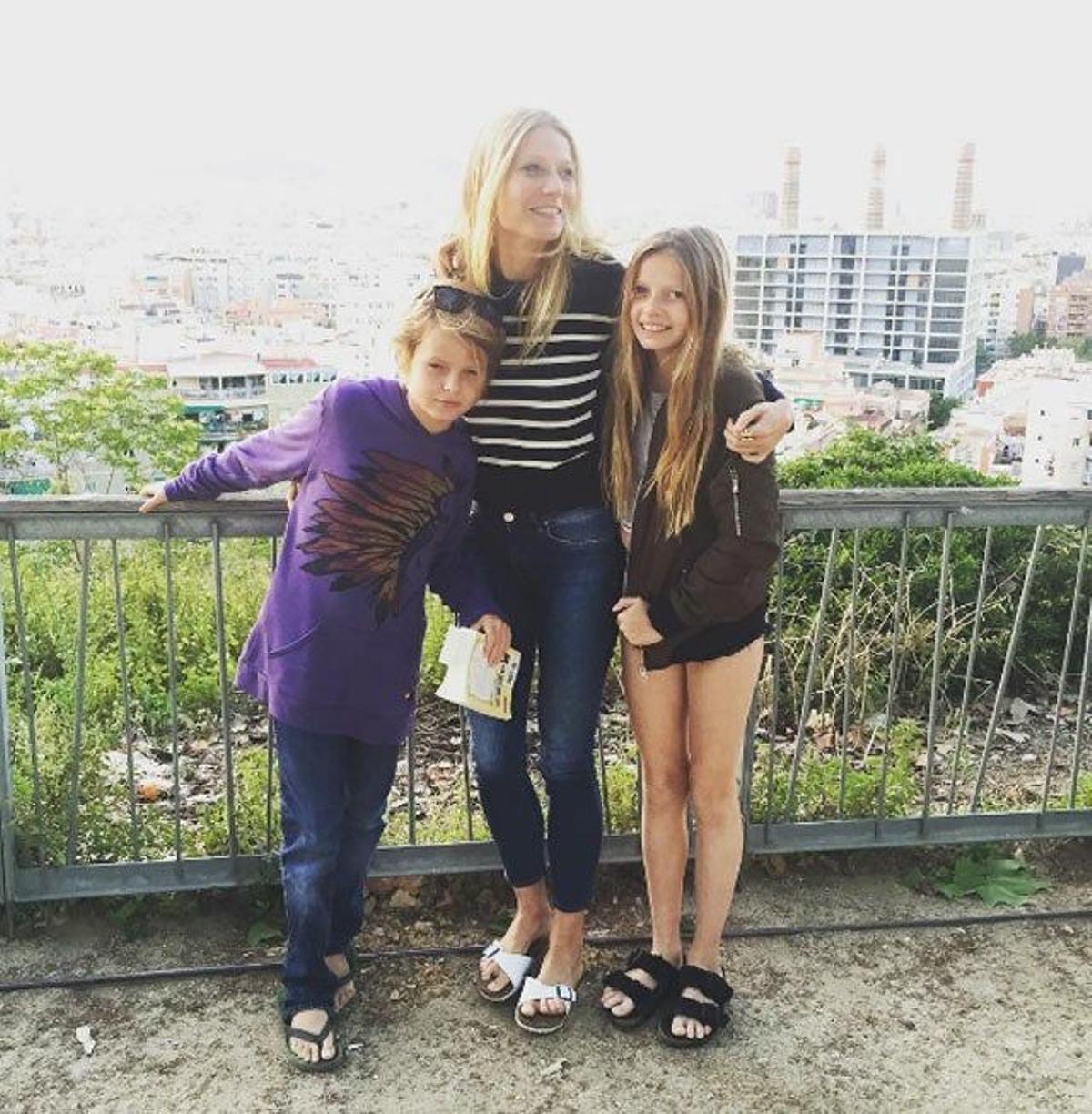 Gwyneth Paltrow presume de hijos en Barcelona