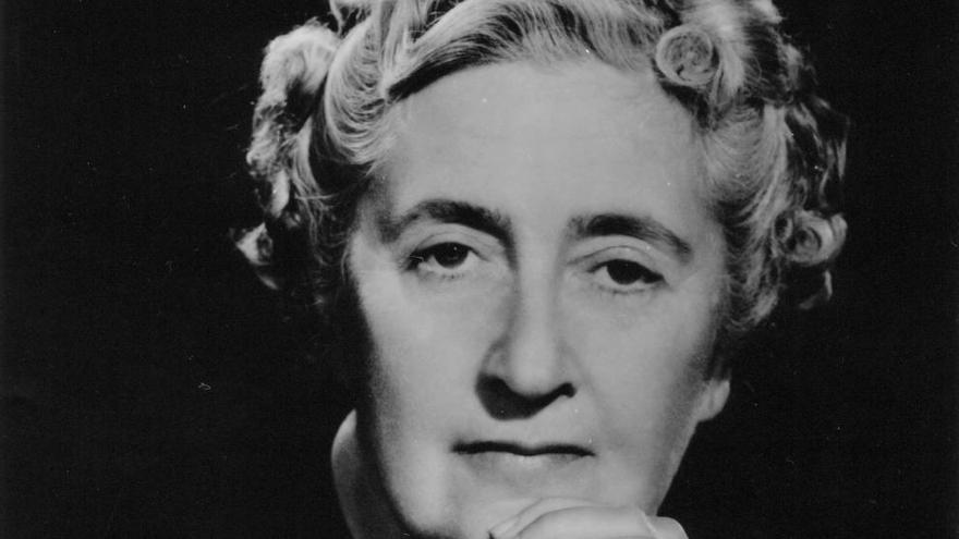 La escritora británica Agatha Christie.