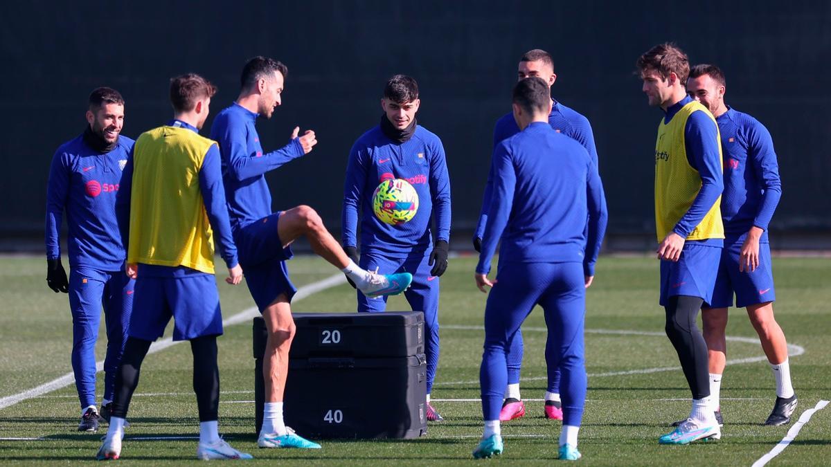 Último entrenamiento del Barça antes del enfrentamiento ante el Sevilla