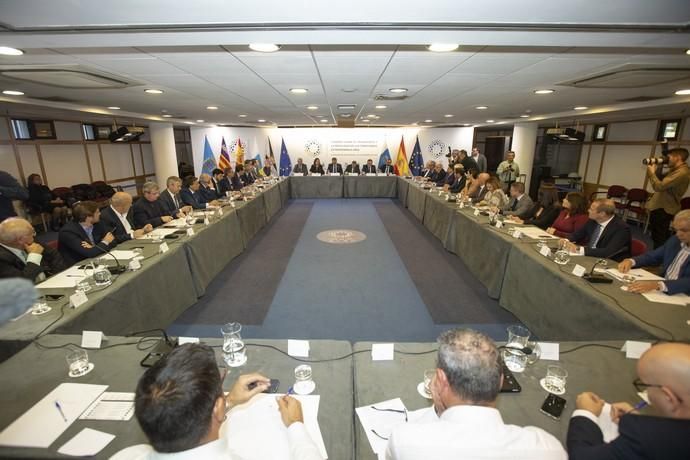 28.01.20. Las Palmas de  Gran Canaria. Cumbre sobre el transporte y la movilidad de los territorios extrapeninsulares. Presidencia del Gobierno de Canarias. Foto Quique Curbelo