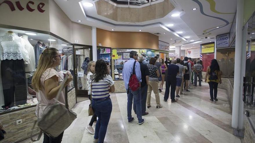 Colas por la tarjeta del autobús