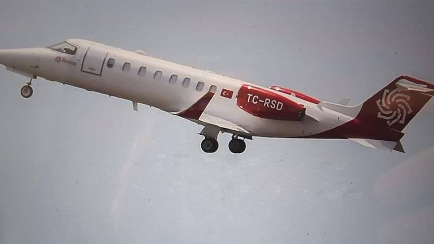 ¿Por qué ha parado en València uno de los aviones que ha participado en el traslado de pacientes con hantavirus?