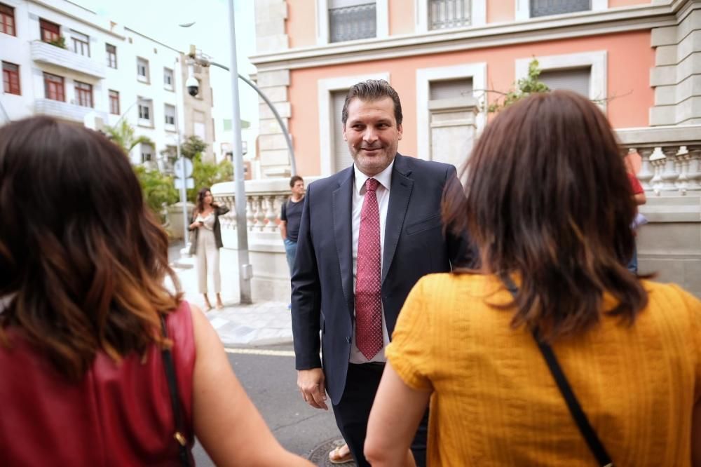 Negociación de pacto en Santa Cruz de Tenerife