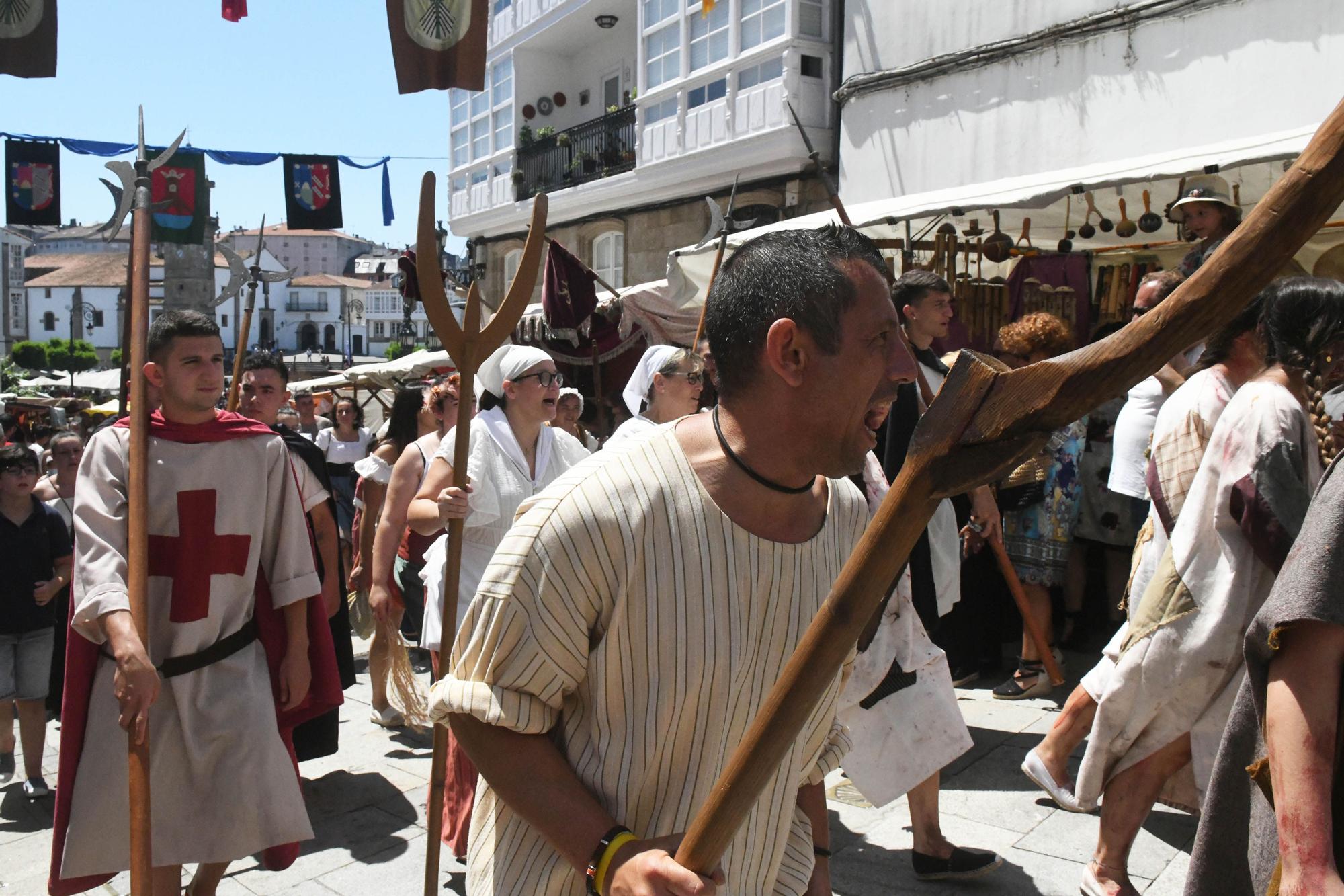 Betanzos cierra su Feira Franca Medieval con la expulsión de los leprosos