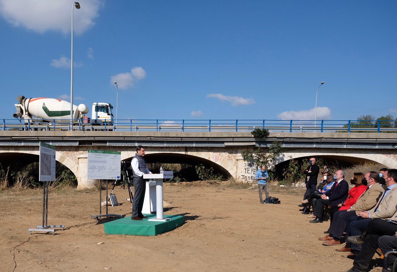 Colocación de la primera piedra de las obras de defensa en el río Guadalhorce