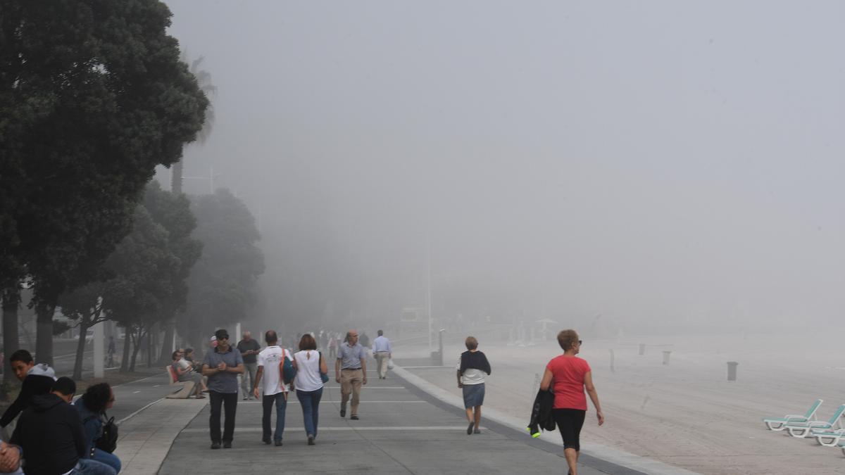 Jornada de niebla y nubes bajas en A Coruña