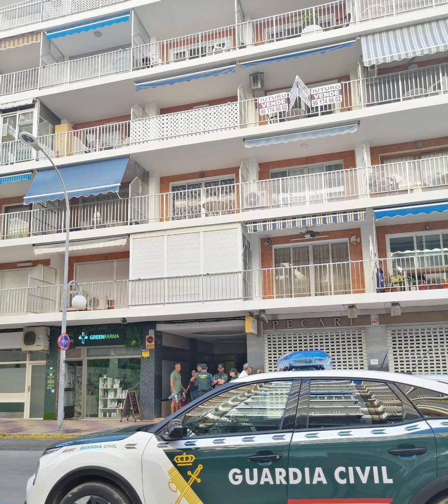 Hallan a un hombre muerto a cuchilladas en su casa de Cullera