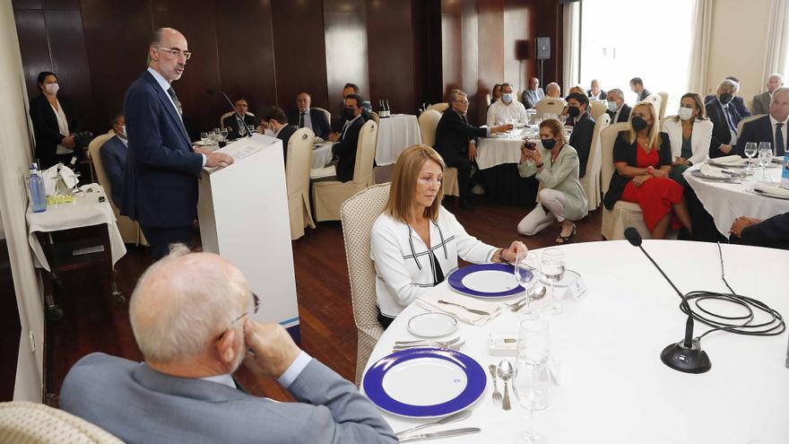 Almuiña sostiene que la conexión de la terminal de Bouzas con la red ferroviaria es &quot;irrenunciable&quot;