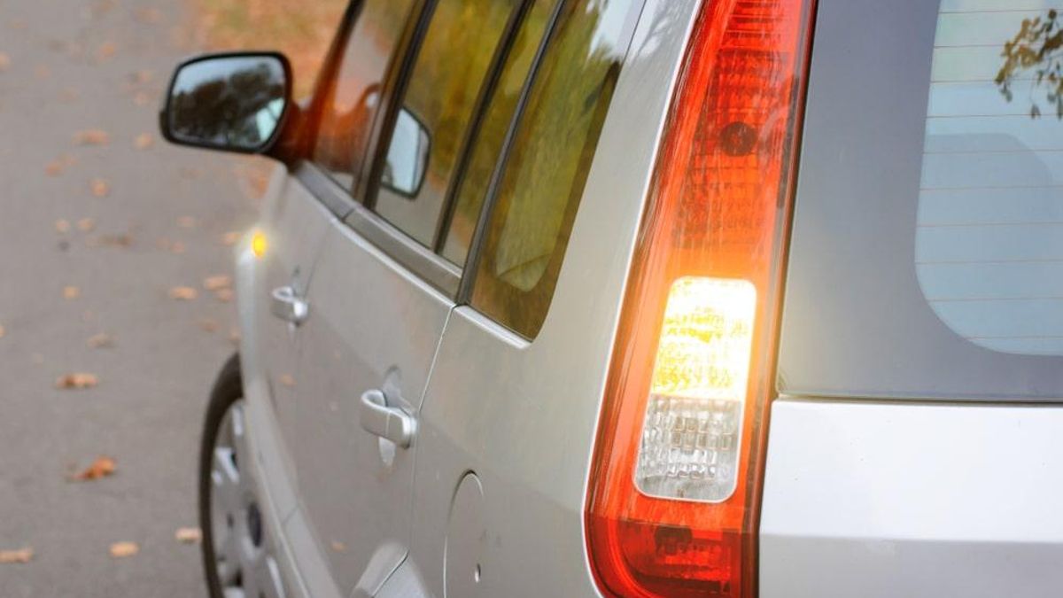 Así es cómo debes afrontar un carril trenzado según la DGT