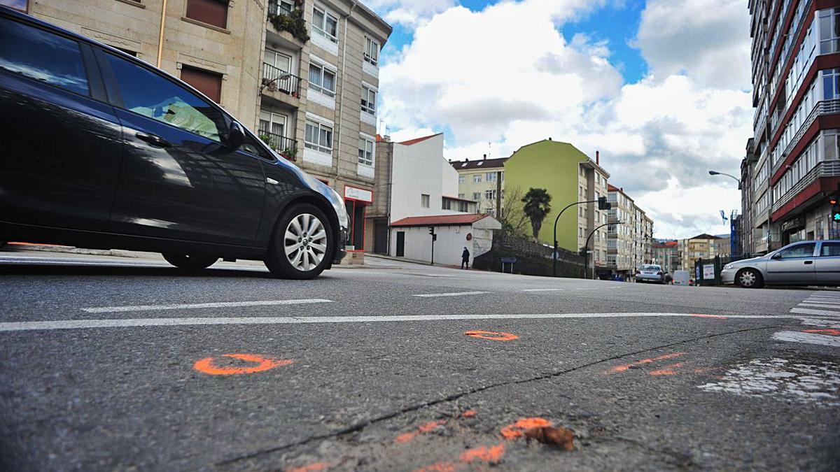 La intersección entre la avenida de Cambados y la calle Fontecarmoa.  | // IÑAKI ABELLA