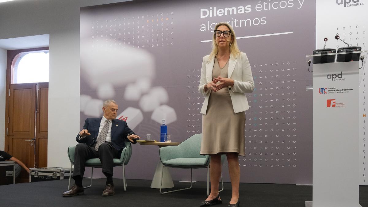 Pilar Llácer: El Pensamiento Crítico, Escudo Contra los Desafíos Éticos de la Inteligencia Artificial