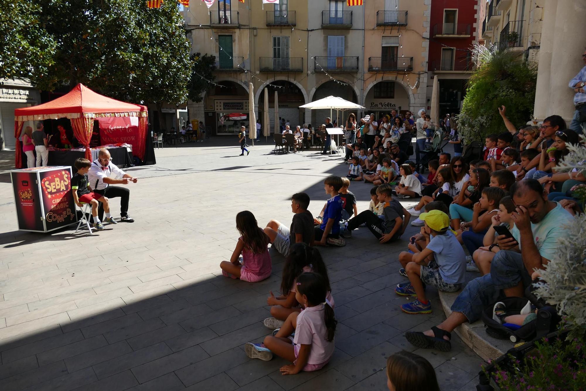 La màgia s'escampa pels carrers i les places de Figueres