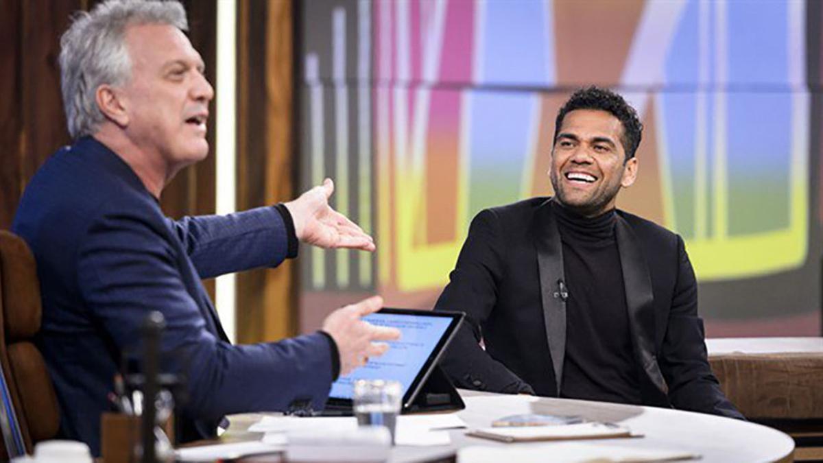 Dani Alves, durante la entrevista con el periodista brasileño Pedro Bial