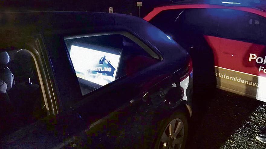 Cazan a un conductor puesto de speed que iba viendo la televisión al volante en Navarra