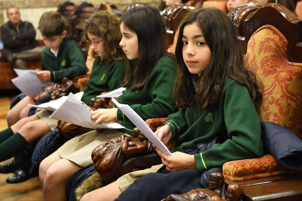 Asuntos como la igualdad, identidad, familia, educación, juego y salud fueron los principales asuntos de la jornada en la que el alcalde aprovechó para destacar su apuesta por la educación.