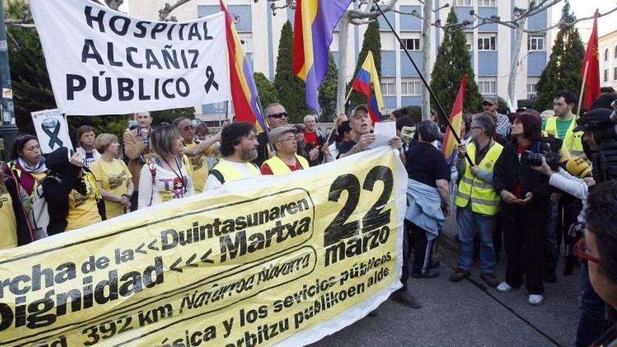 Más de 15.000 personas esperan una operación solo en Zaragoza