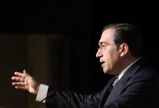 Albares comparecerá el martes a petición propia en el Congreso por la crisis en Ucrania