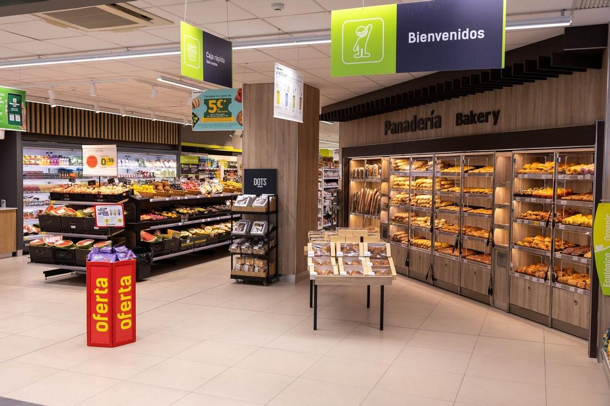 HiperDino modernises three of its stores after investing more than 2.5 million euros.