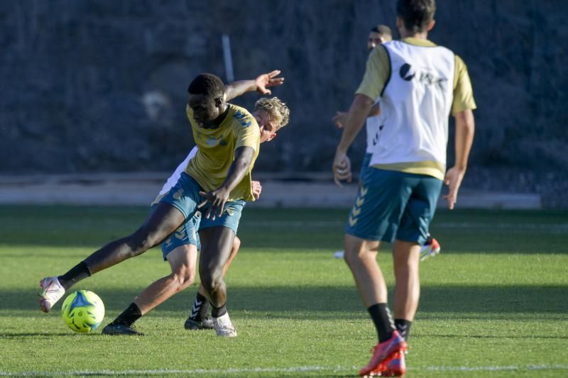 Entrenamiento de la UD Las Palmas (11/10/21)