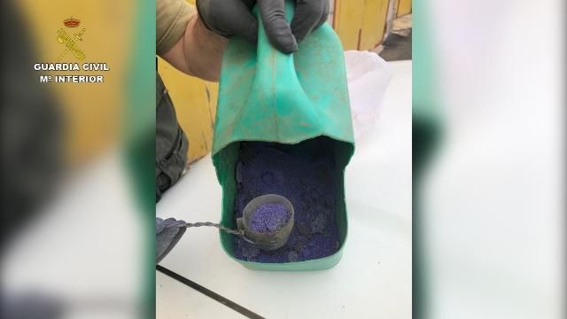 La Guardia Civil encontró en su parcela cepos y jaulas trampa, así como armas de fuego sin documentación