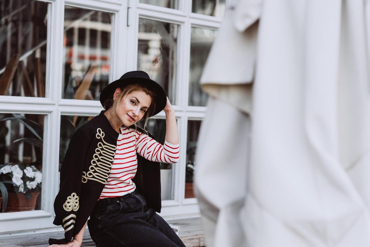 Del uniforme militar al ‘street style’: el regreso imparable de la chaqueta napoleónica.