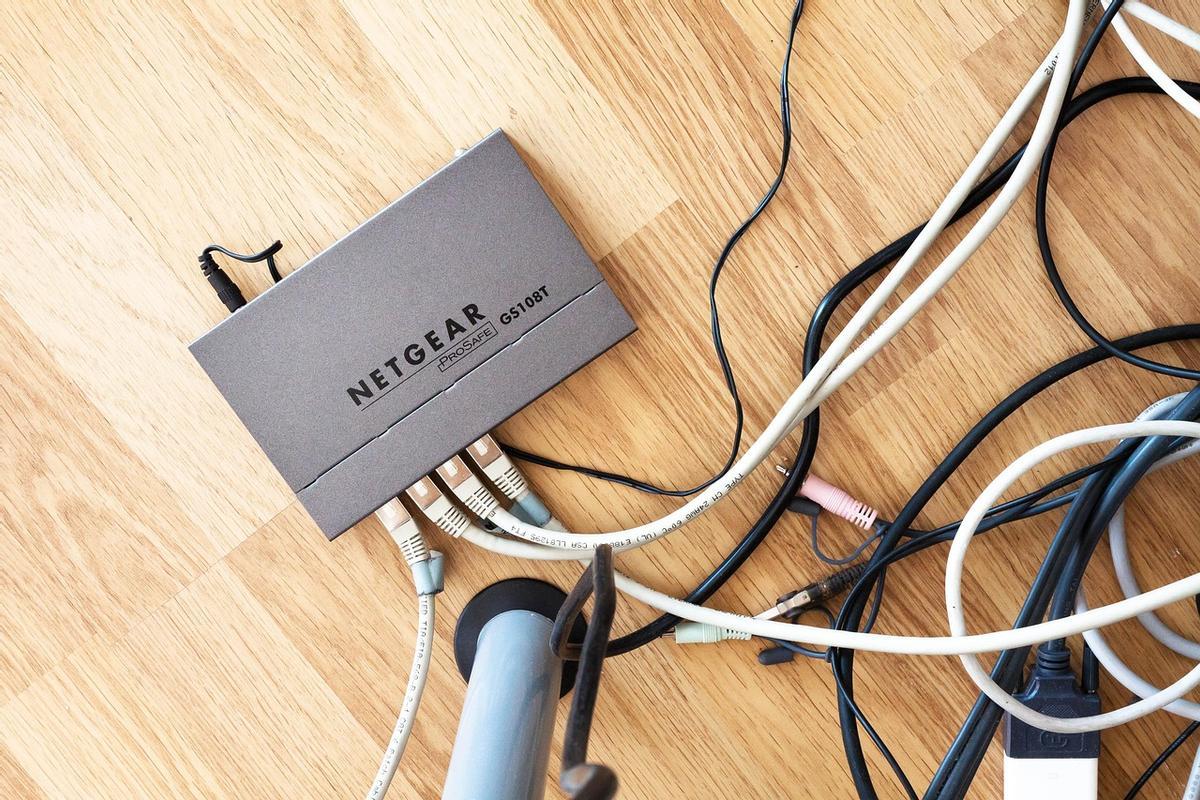 Imagen de archivo de un router WiFi que conecta dispositivos domésticos a Internet. Algo en lo que compañías pequeñas como Pepephone, Parlem y Cableworld le ganan la partida a las grandes telecos, según la OCU.